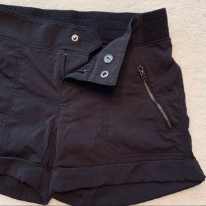 Athleta Trekkie Short Size 2